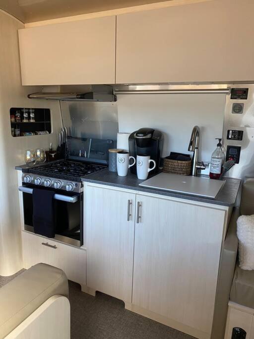 فندق Airstream Alfresco فريدريكسبيرغ المظهر الخارجي الصورة